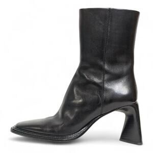 Black Leather Square Toe Sculptural Heel Minimalist Modern Ankle Boot sz 10